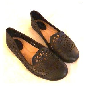 Earth Begonia leather flats